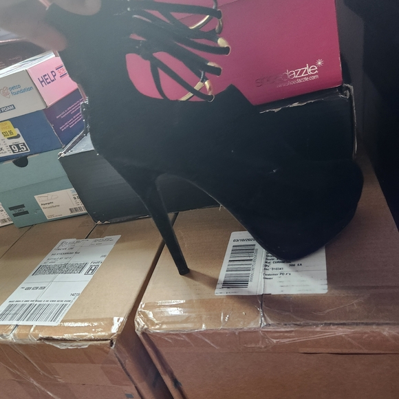 Heels - Picture 10 of 16